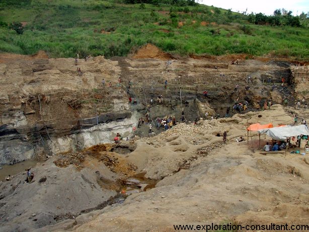 View of a major alluvial gold mining site north of Nizi.